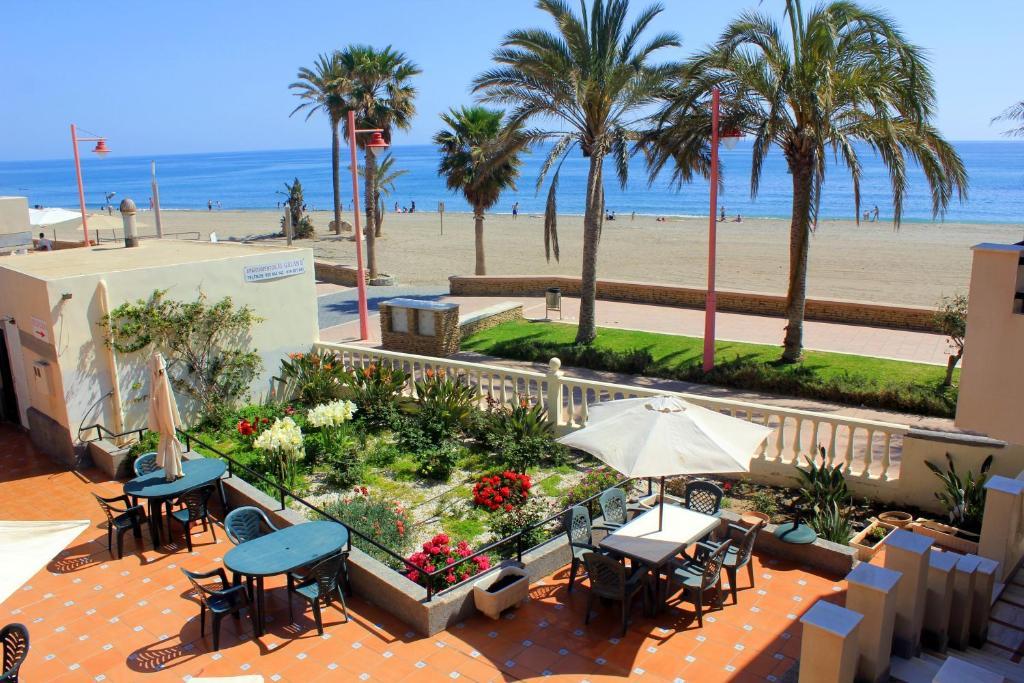 Apartamentos El Galan II كاربونيذاس الغرفة الصورة