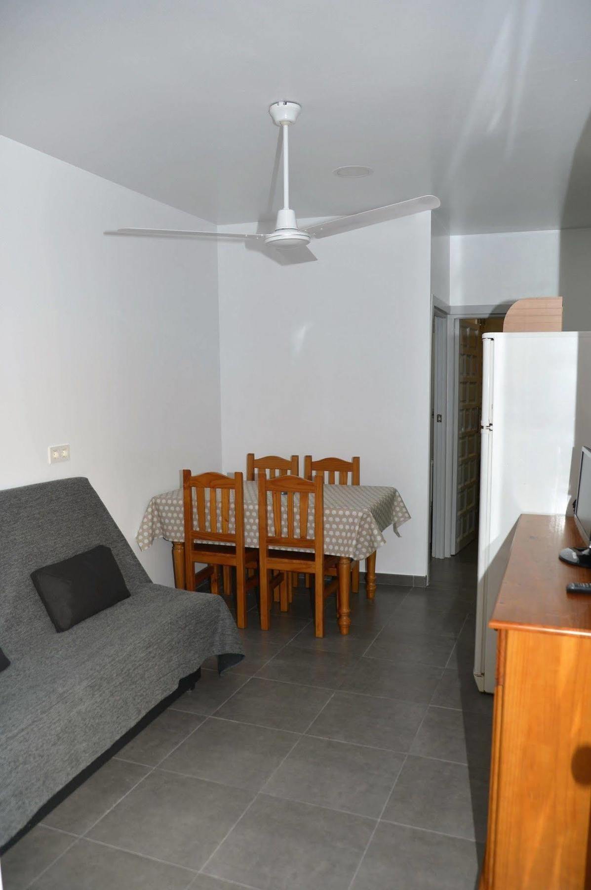 Apartamentos El Galan II كاربونيذاس المظهر الخارجي الصورة