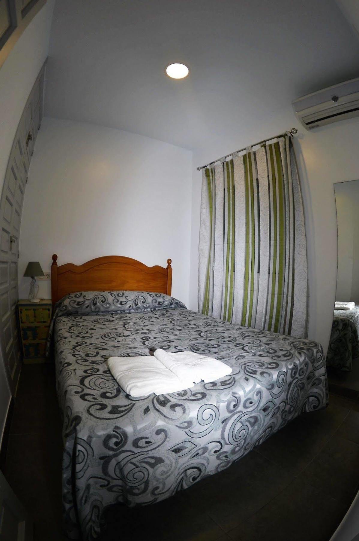 Apartamentos El Galan II كاربونيذاس المظهر الخارجي الصورة
